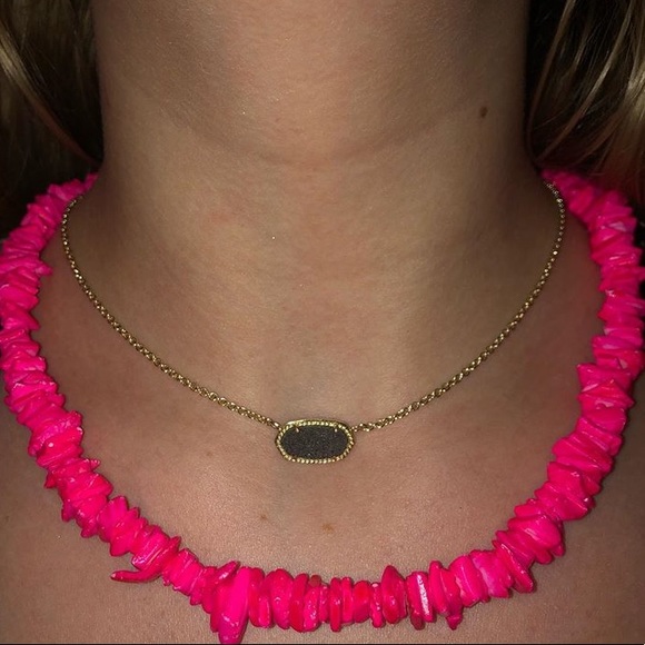 hot pink puka shell necklace - Picture 2 of 3